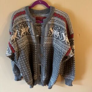 Gorgeous winter sweater, exquisite buttons. Excellent condition &craftsmanship.